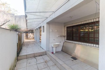 Casa para alugar com 905m², 5 quartos e 6 vagas Casa para alugar com 905m², 5 quartos e 6 vagasÁrea de Serviço