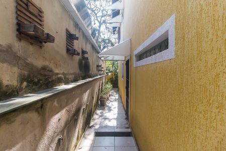 Casa para alugar com 905m², 5 quartos e 6 vagas Casa para alugar com 905m², 5 quartos e 6 vagasCorredor Lateral