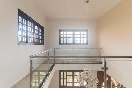 Casa para alugar com 905m², 5 quartos e 6 vagas Casa para alugar com 905m², 5 quartos e 6 vagasHall