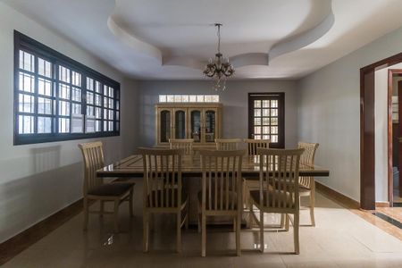 Casa para alugar com 905m², 5 quartos e 6 vagas Casa para alugar com 905m², 5 quartos e 6 vagasSala de Jantar