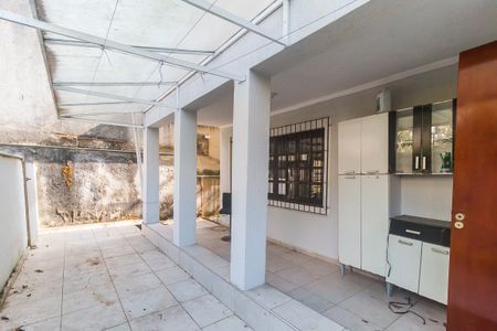 Casa para alugar com 905m², 5 quartos e 6 vagas Casa para alugar com 905m², 5 quartos e 6 vagasQuintal