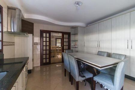 Casa para alugar com 905m², 5 quartos e 6 vagas Casa para alugar com 905m², 5 quartos e 6 vagasCozinha