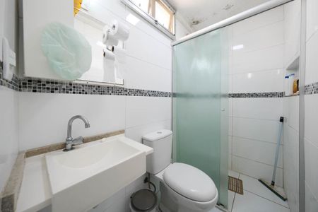 Banheiro de apartamento à venda com 2 quartos, 60m² em Parque Paineiras, São Paulo