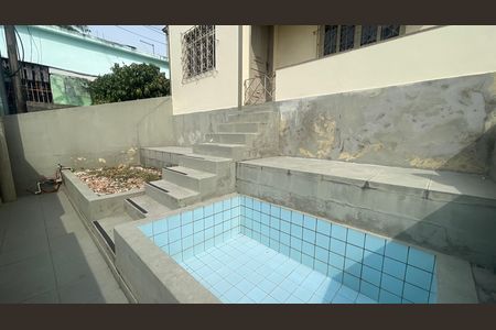 Casa para alugar com 88m², 2 quartos e 1 vaga Casa para alugar com 88m², 2 quartos e 1 vagaFachada