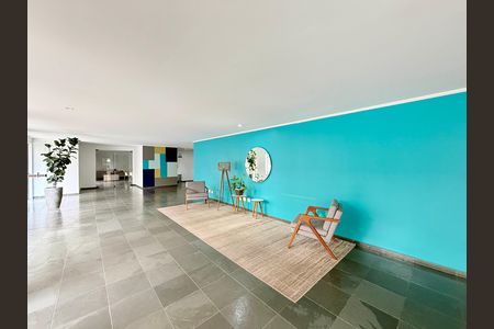 Apartamento à venda com 57m², 2 quartos e 1 vaga Apartamento à venda com 57m², 2 quartos e 1 vagaHall Social Bloco