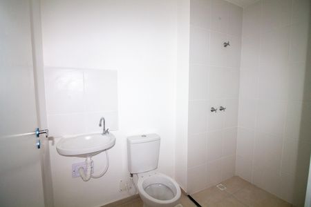 Banheiro de apartamento à venda com 2 quartos, 42m² em Várzea de Baixo, São Paulo