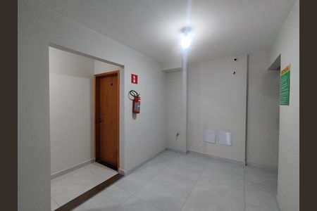 Hall de entrada de apartamento para alugar com 1 quarto, 30m² em Parque Bristol, São Paulo