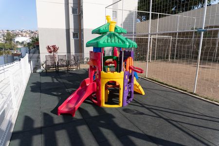 Apartamento para alugar com 45m², 2 quartos e 1 vaga Apartamento para alugar com 45m², 2 quartos e 1 vagaÁrea comum - Playground