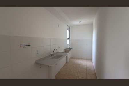 Apartamento para alugar com 45m², 2 quartos e 1 vaga Apartamento para alugar com 45m², 2 quartos e 1 vagaCozinha e Área de Serviço