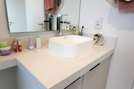Apartamento para alugar com 76m², 2 quartos e 1 vaga Apartamento para alugar com 76m², 2 quartos e 1 vagaBanheiro da Suíte 2