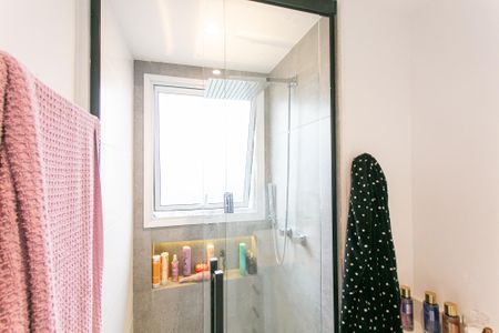 Apartamento para alugar com 76m², 2 quartos e 1 vaga Apartamento para alugar com 76m², 2 quartos e 1 vagaBanheiro da Suíte 2