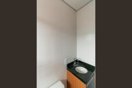 Banheiro de apartamento para alugar com 1 quarto, 29m² em Chácara Mafalda, São Paulo