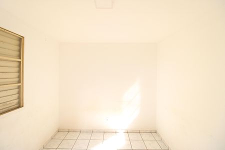 Quarto 1 de apartamento para alugar com 2 quartos, 52m² em Conjunto Residencial José Bonifácio, São Paulo