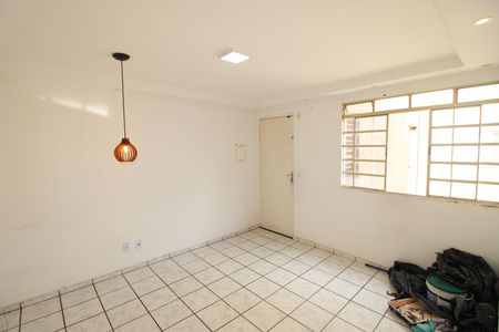 Sala de apartamento para alugar com 2 quartos, 52m² em Conjunto Residencial José Bonifácio, São Paulo