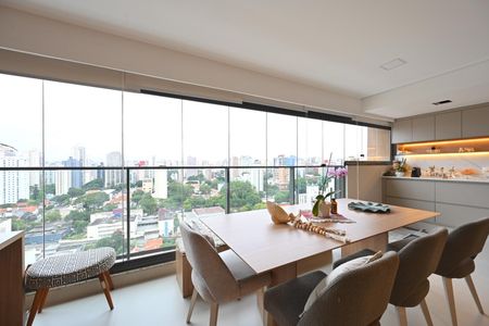 Apartamento à venda com 90m², 2 quartos e 1 vaga Apartamento à venda com 90m², 2 quartos e 1 vagaVaranda