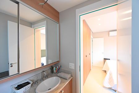 Apartamento à venda com 90m², 2 quartos e 1 vaga Apartamento à venda com 90m², 2 quartos e 1 vagaBanheiro da Suíte 1