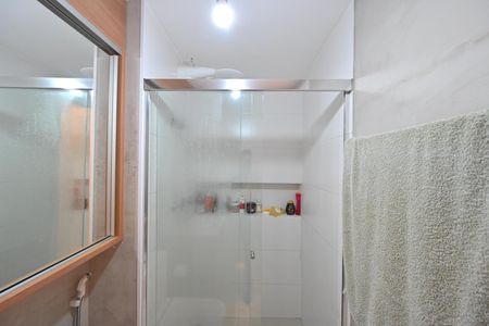 Apartamento à venda com 90m², 2 quartos e 1 vaga Apartamento à venda com 90m², 2 quartos e 1 vagaBanheiro da Suíte 2