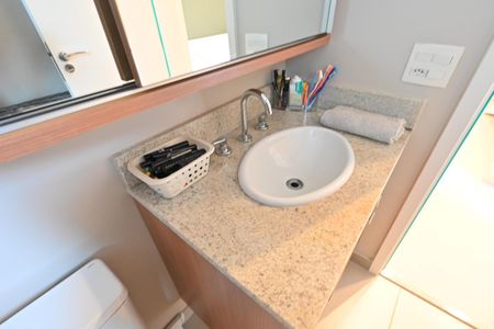 Apartamento à venda com 90m², 2 quartos e 1 vaga Apartamento à venda com 90m², 2 quartos e 1 vagaBanheiro da Suíte 1