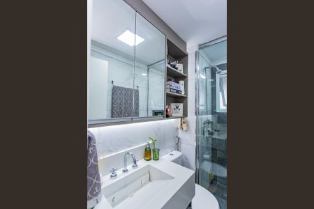 Apartamento à venda com 107m², 3 quartos e 2 vagas Apartamento à venda com 107m², 3 quartos e 2 vagasBanheiro suite 2