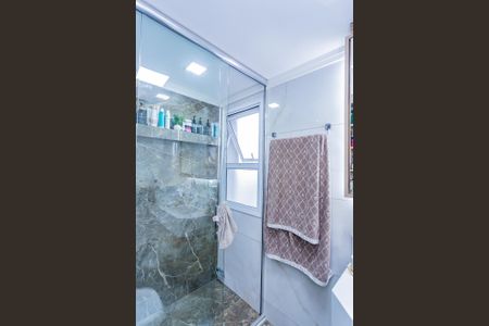Apartamento à venda com 107m², 3 quartos e 2 vagas Apartamento à venda com 107m², 3 quartos e 2 vagasBanheiro suite 1