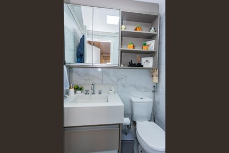 Apartamento à venda com 107m², 3 quartos e 2 vagas Apartamento à venda com 107m², 3 quartos e 2 vagasBanheiro suite 3