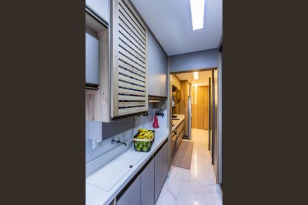 Apartamento à venda com 107m², 3 quartos e 2 vagas Apartamento à venda com 107m², 3 quartos e 2 vagasCozinha e área de serviço