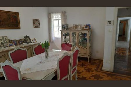 Casa à venda com 180m², 4 quartos e 5 vagas