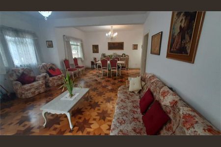Casa à venda com 4 quartos, 180m² em Jardim Europa, São Paulo