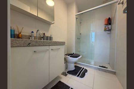 Apartamento à venda com 77m², 2 quartos e 1 vaga Apartamento à venda com 77m², 2 quartos e 1 vagaBanheiro da suíte 2