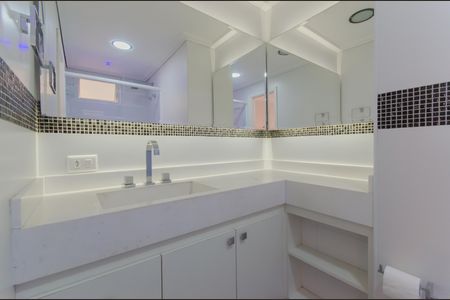 Apartamento à venda com 86m², 2 quartos e 2 vagas Apartamento à venda com 86m², 2 quartos e 2 vagasBanheiro da Suíte