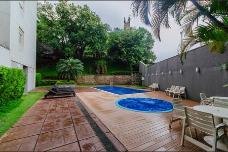 Apartamento à venda com 86m², 2 quartos e 2 vagas Apartamento à venda com 86m², 2 quartos e 2 vagasÁrea comum - Piscina
