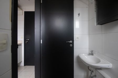 Apartamento para alugar com 154m², 3 quartos e 2 vagas Apartamento para alugar com 154m², 3 quartos e 2 vagasBanheiro de serviço