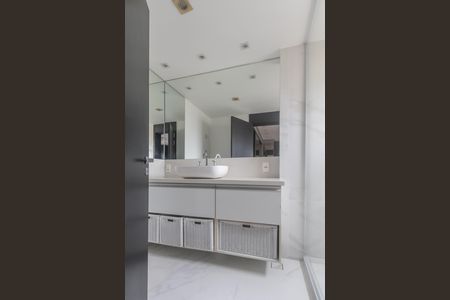 Apartamento para alugar com 154m², 3 quartos e 2 vagas Apartamento para alugar com 154m², 3 quartos e 2 vagasBanheiro da Suíte