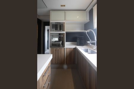 Apartamento para alugar com 154m², 3 quartos e 2 vagas Apartamento para alugar com 154m², 3 quartos e 2 vagasCozinha