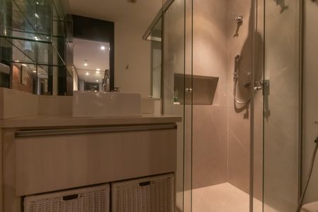 Apartamento para alugar com 154m², 3 quartos e 2 vagas Apartamento para alugar com 154m², 3 quartos e 2 vagasBanheiro Corredor