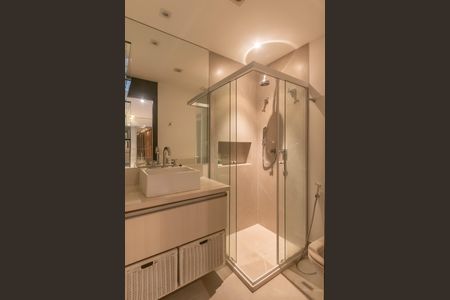 Apartamento para alugar com 154m², 3 quartos e 2 vagas Apartamento para alugar com 154m², 3 quartos e 2 vagasBanheiro Corredor