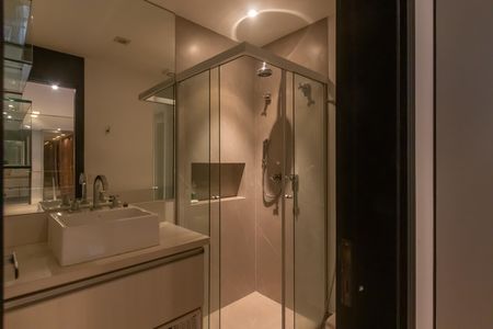 Apartamento para alugar com 154m², 3 quartos e 2 vagas Apartamento para alugar com 154m², 3 quartos e 2 vagasBanheiro Corredor
