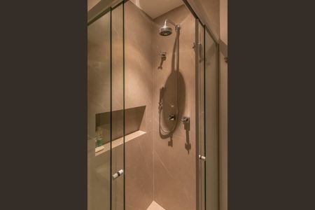 Apartamento para alugar com 154m², 3 quartos e 2 vagas Apartamento para alugar com 154m², 3 quartos e 2 vagasBanheiro Corredor
