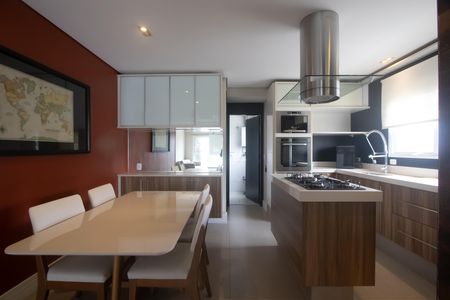 Apartamento para alugar com 154m², 3 quartos e 2 vagas Apartamento para alugar com 154m², 3 quartos e 2 vagasCozinha