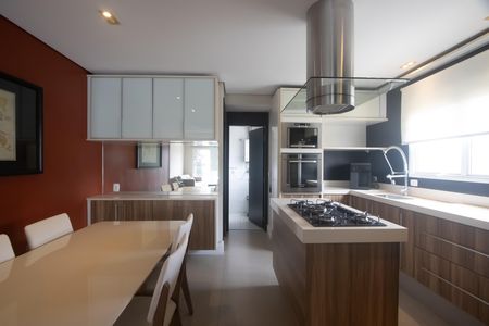 Apartamento para alugar com 154m², 3 quartos e 2 vagas Apartamento para alugar com 154m², 3 quartos e 2 vagasCozinha