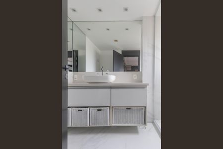 Apartamento para alugar com 154m², 3 quartos e 2 vagas Apartamento para alugar com 154m², 3 quartos e 2 vagasBanheiro da Suíte