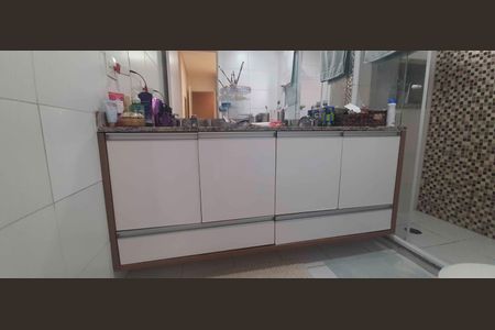 Apartamento à venda com 171m², 3 quartos e 3 vagasBanheiro da Suíte 1