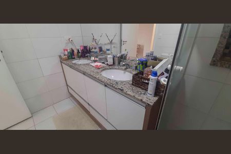 Apartamento à venda com 171m², 3 quartos e 3 vagasBanheiro da Suíte 1
