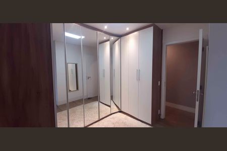 Apartamento à venda com 171m², 3 quartos e 3 vagasSuíte 1