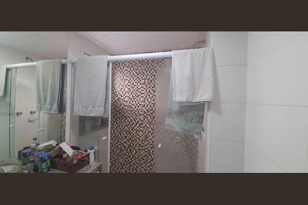 Apartamento à venda com 171m², 3 quartos e 3 vagasBanheiro da Suíte 1