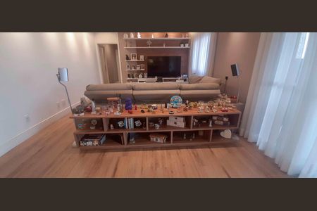 Apartamento à venda com 171m², 3 quartos e 3 vagasSala de TV