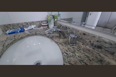 Apartamento à venda com 171m², 3 quartos e 3 vagasBanheiro da Suíte 2