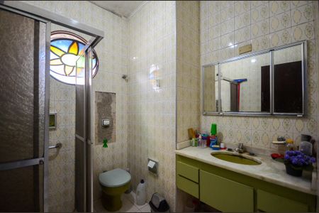 Casa à venda com 210m², 3 quartos e 2 vagasBanheiro