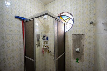 Casa à venda com 210m², 3 quartos e 2 vagasBanheiro