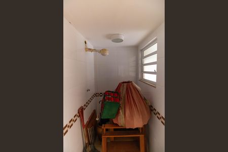 Casa à venda com 70m², 2 quartos e 1 vaga Casa à venda com 70m², 2 quartos e 1 vagaBanheiro de serviço